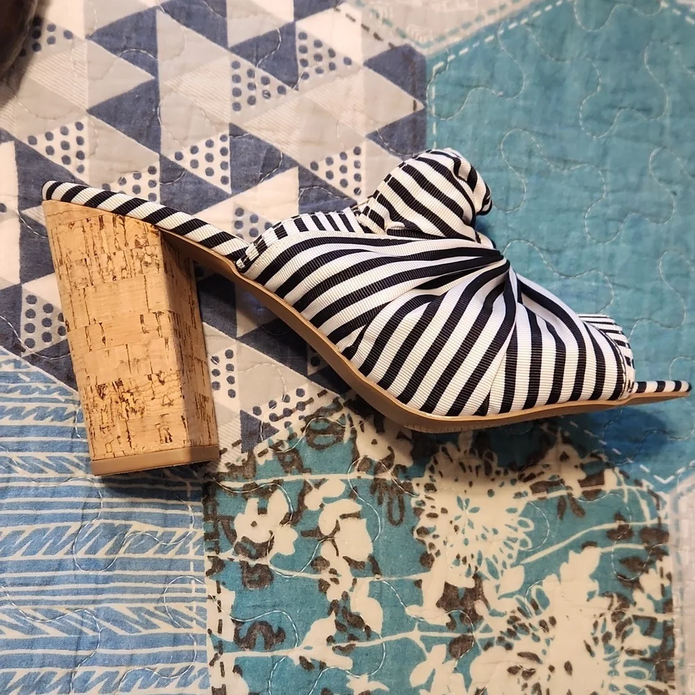 Heels - Picture 2 of 3